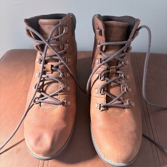 Merrell Chateau Mid Lace Waterproof Leather Boots | Size 10.5 - Picture 3 of 9